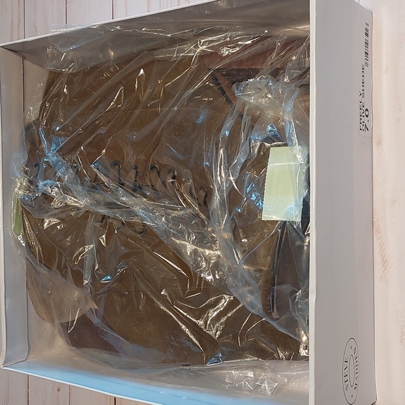 Suede Boots - Picture 5 of 9